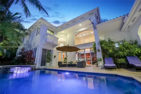 19414 NE 39th Avenue Sunny Isles Beach FL 33160