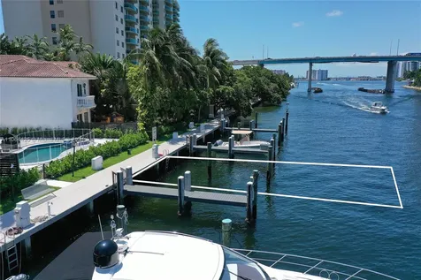 19414 NE 39th Avenue Sunny Isles Beach FL 33160
