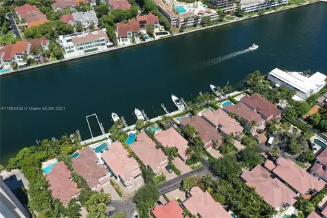 19414 NE 39th Avenue Sunny Isles Beach FL 33160