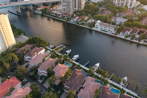 19414 NE 39th Avenue Sunny Isles Beach FL 33160