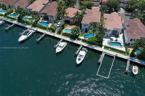 19414 NE 39th Avenue Sunny Isles Beach FL 33160