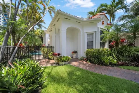 19414 NE 39th Avenue Sunny Isles Beach FL 33160