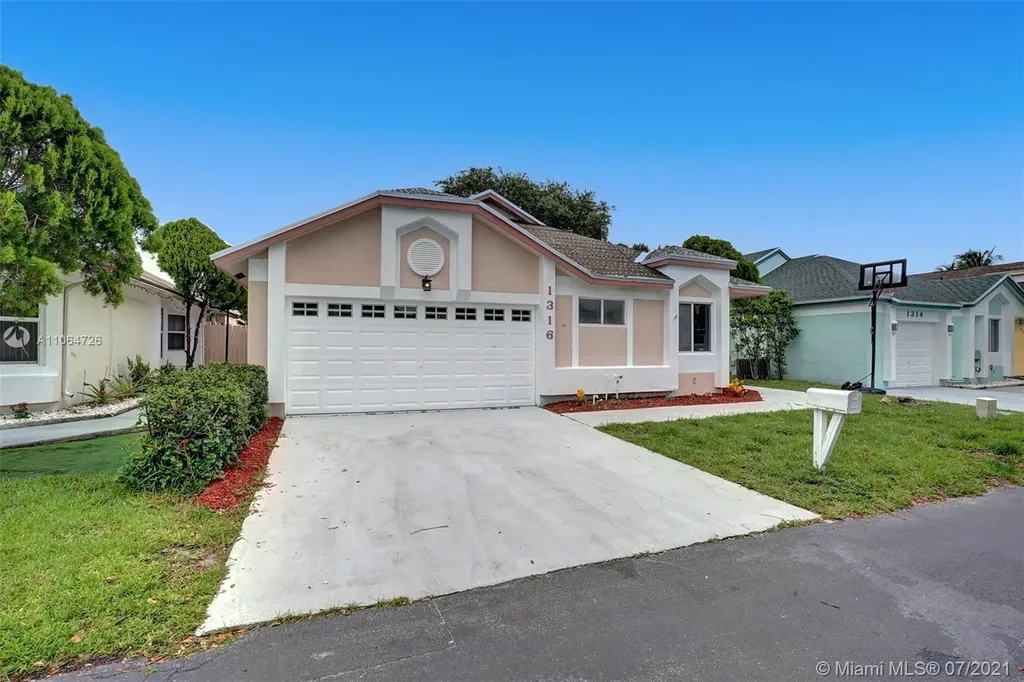 1316 E Glen Oak Road North Lauderdale FL 33068