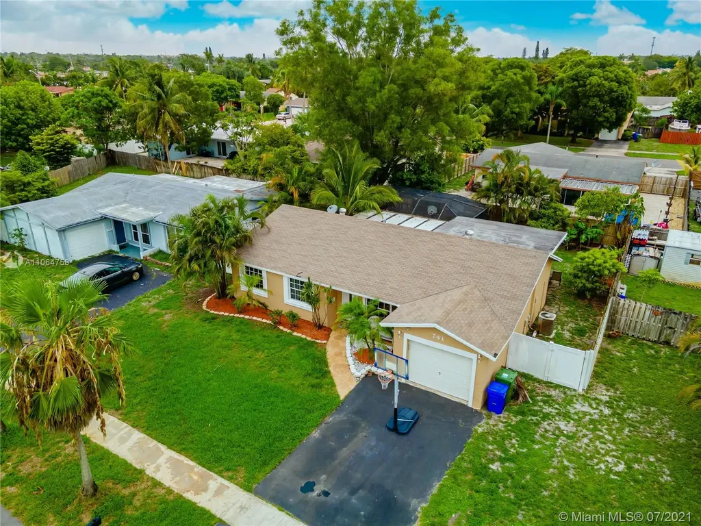 741 NW 86th Terrace Pembroke Pines FL 33024