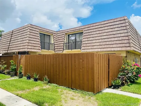 554 Springdale Circle Palm Springs FL 33461