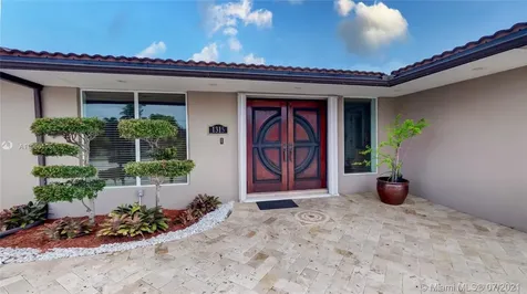 1315 W 72nd Street Hialeah FL 33014