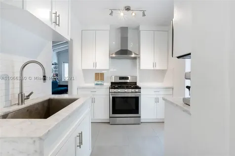 1615 Bay Drive Miami Beach FL 33141
