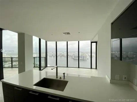 18555 Collins Avenue Sunny Isles Beach FL 33160