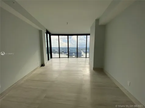 18555 Collins Avenue Sunny Isles Beach FL 33160