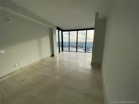 18555 Collins Avenue Sunny Isles Beach FL 33160