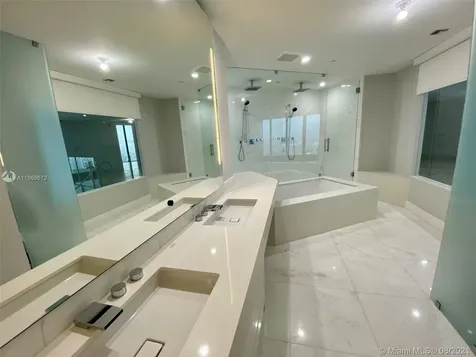 18555 Collins Avenue Sunny Isles Beach FL 33160
