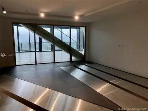 18555 Collins Avenue Sunny Isles Beach FL 33160