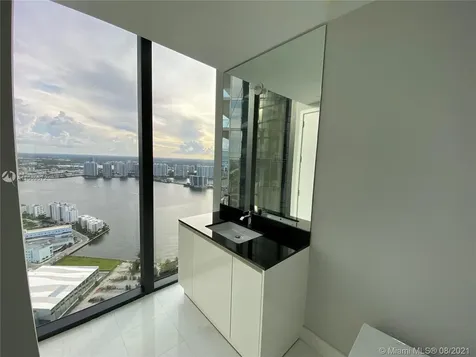 18555 Collins Avenue Sunny Isles Beach FL 33160