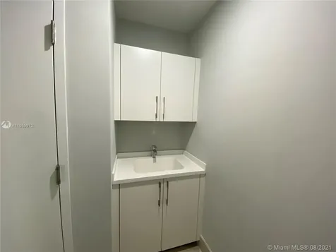 18555 Collins Avenue Sunny Isles Beach FL 33160