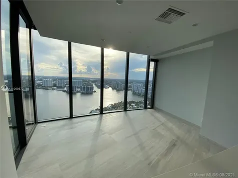 18555 Collins Avenue Sunny Isles Beach FL 33160