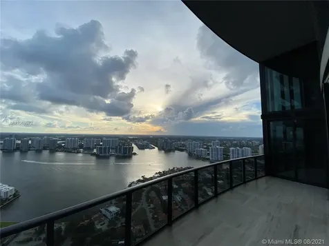 18555 Collins Avenue Sunny Isles Beach FL 33160
