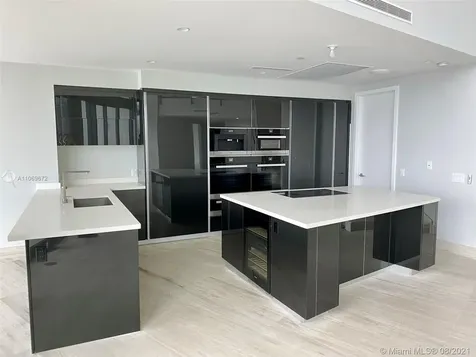 18555 Collins Avenue Sunny Isles Beach FL 33160