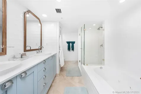 243 Meridian Avenue Miami Beach FL 33139