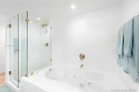 243 Meridian Avenue Miami Beach FL 33139