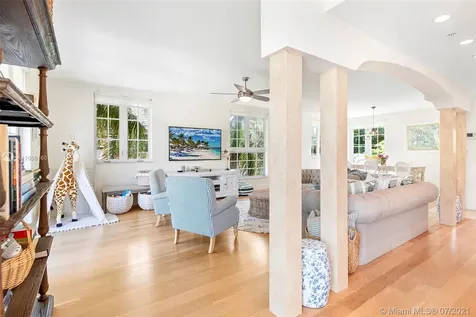 243 Meridian Avenue Miami Beach FL 33139