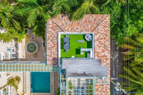243 Meridian Avenue Miami Beach FL 33139