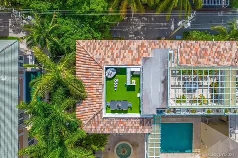 243 Meridian Avenue Miami Beach FL 33139