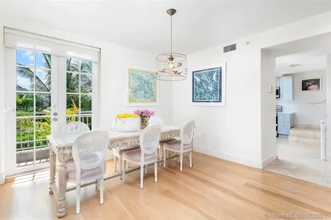 243 Meridian Avenue Miami Beach FL 33139