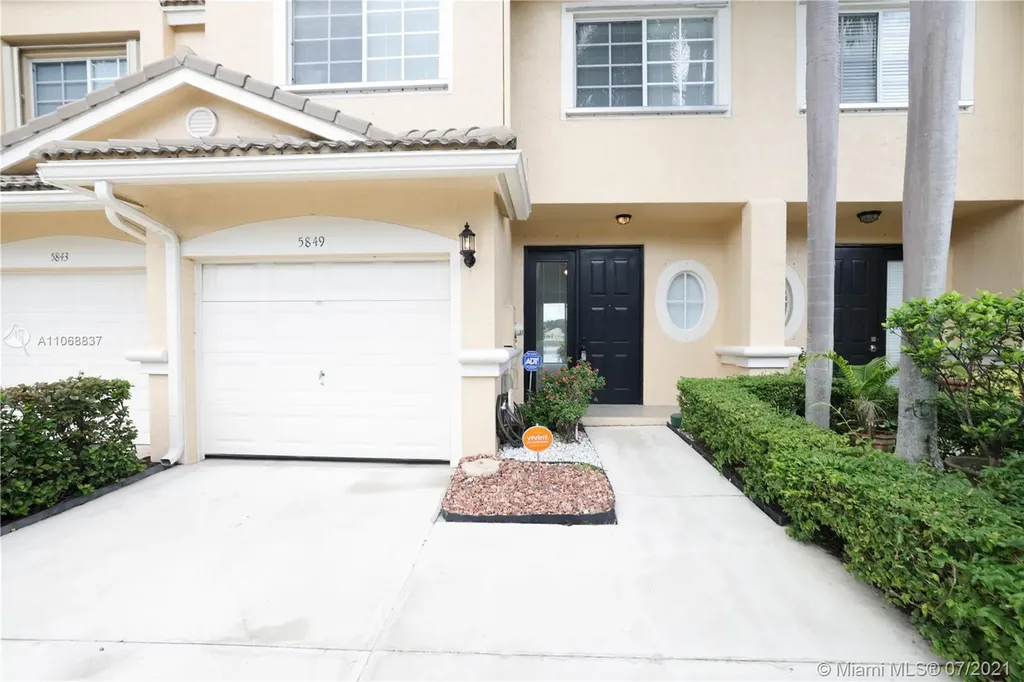 5849 NW 48th Avenue Coconut Creek FL 33073