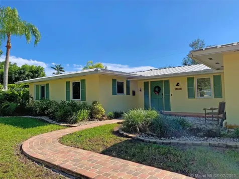 8540 SW 150th Terrace Palmetto Bay FL 33158