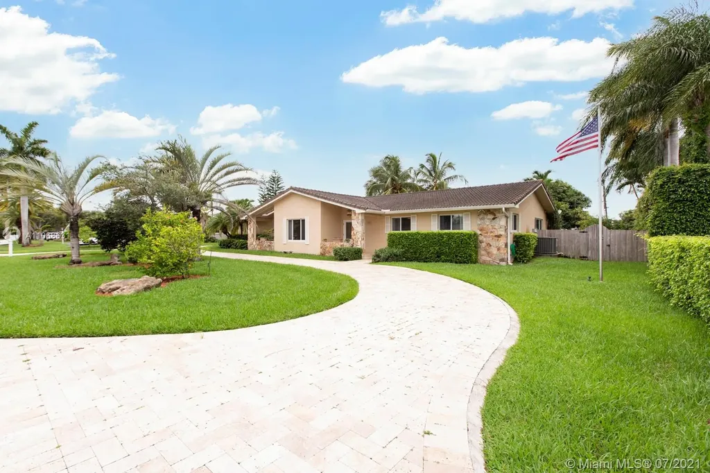 7905 SW 165th Street Palmetto Bay FL 33157