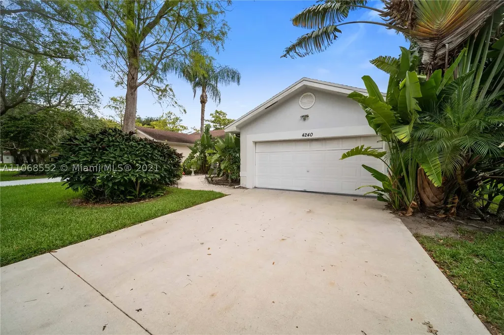 4240 Grove Park Lane Boynton Beach FL 33436