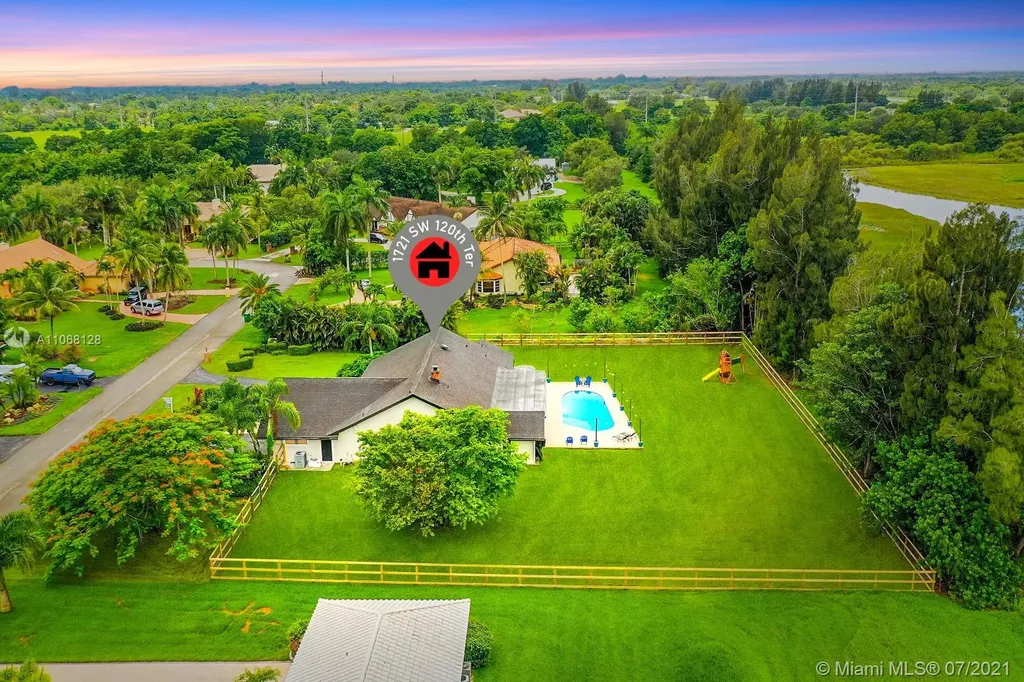1721 SW 120th Terrace Davie FL 33325