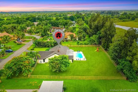 1721 SW 120th Terrace Davie FL 33325