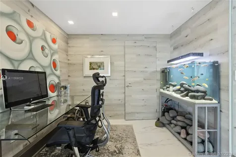 488 NE 18th Street Miami FL 33132