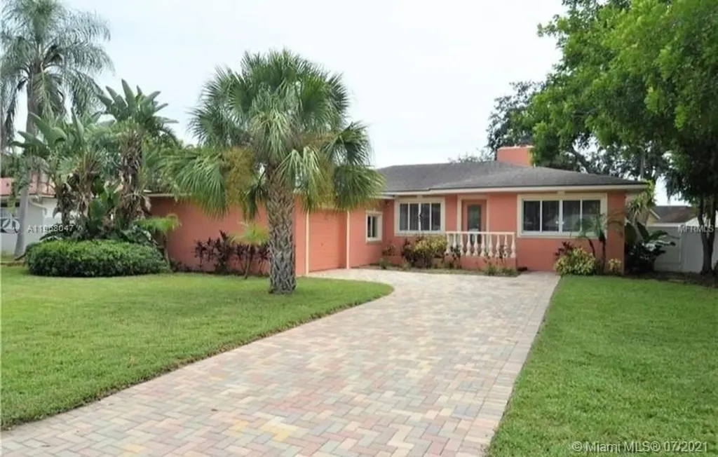 6620 Renaldo Way S St Petersburg FL 33707