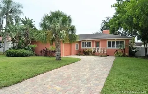 6620 Renaldo Way S St Petersburg FL 33707