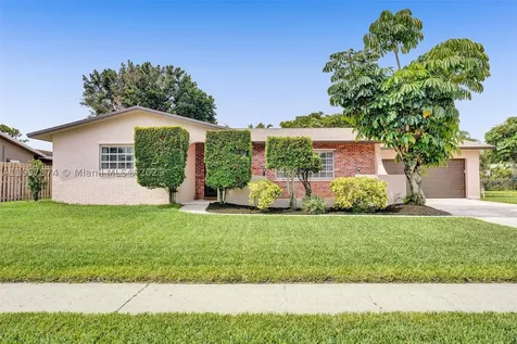 4040 Edgewood Place Coconut Creek FL 33066