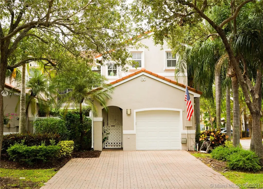 1140 Cliffrose Street Hollywood FL 33019