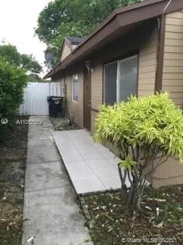 1360 SW 71st Terrace North Lauderdale FL 33068