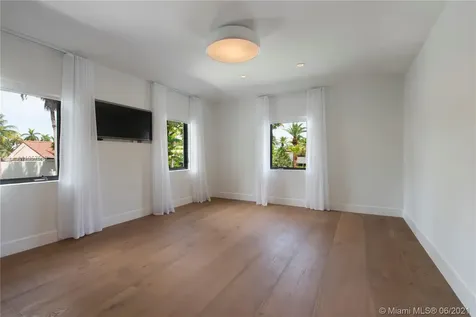 1611 W 24th Street Miami Beach FL 33140