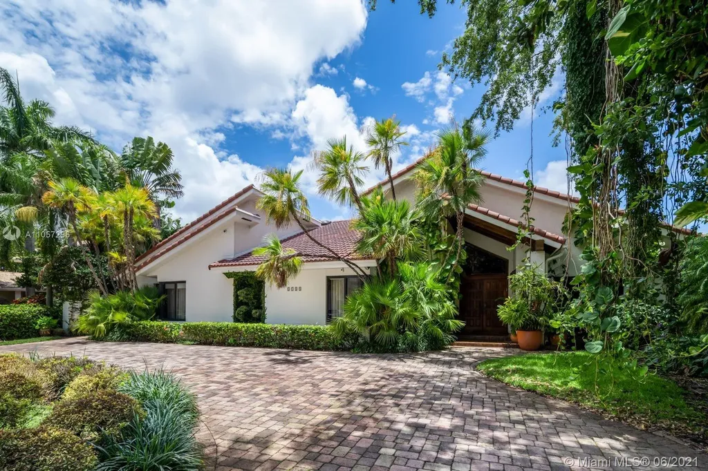 1711 NE 197th Terrace Miami FL 33179