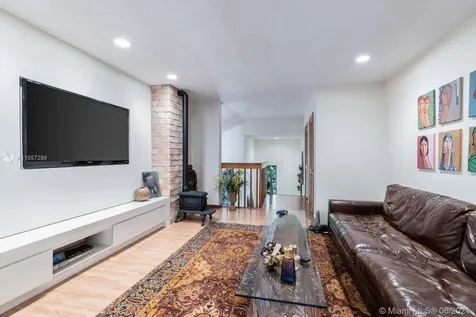 1711 NE 197th Terrace Miami FL 33179