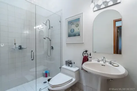 1711 NE 197th Terrace Miami FL 33179