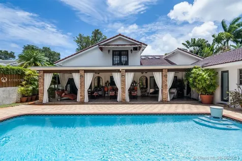 1711 NE 197th Terrace Miami FL 33179