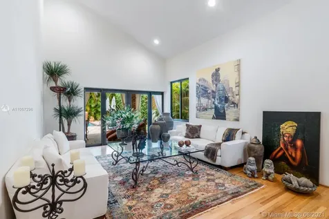 1711 NE 197th Terrace Miami FL 33179