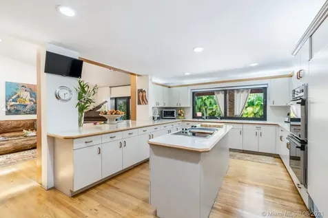 1711 NE 197th Terrace Miami FL 33179