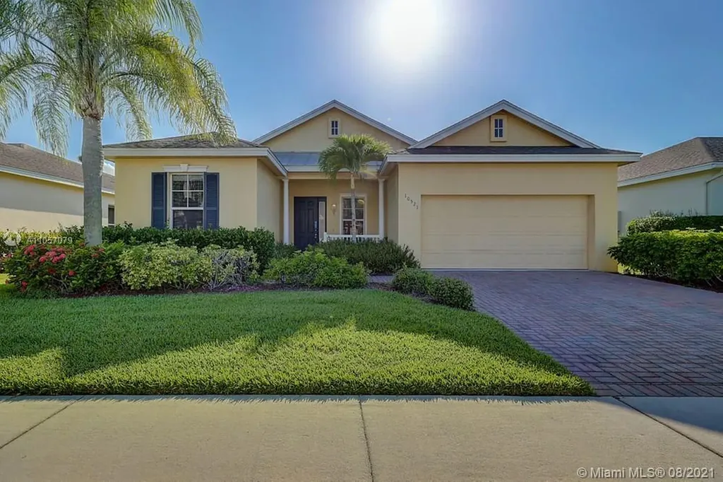 10521 SW Waterway Lane Port St. Lucie FL 34987
