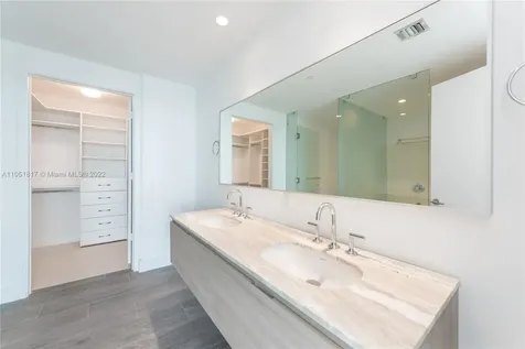 2900 NE 7th Avenue Miami FL 33137