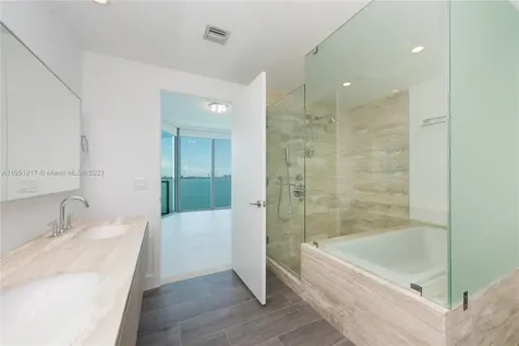 2900 NE 7th Avenue Miami FL 33137