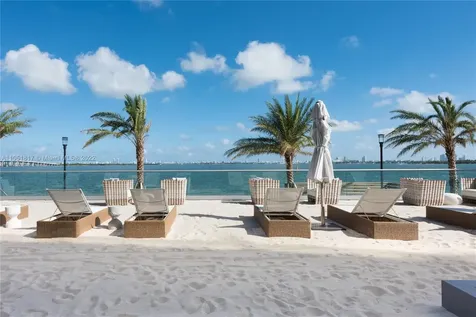 2900 NE 7th Avenue Miami FL 33137
